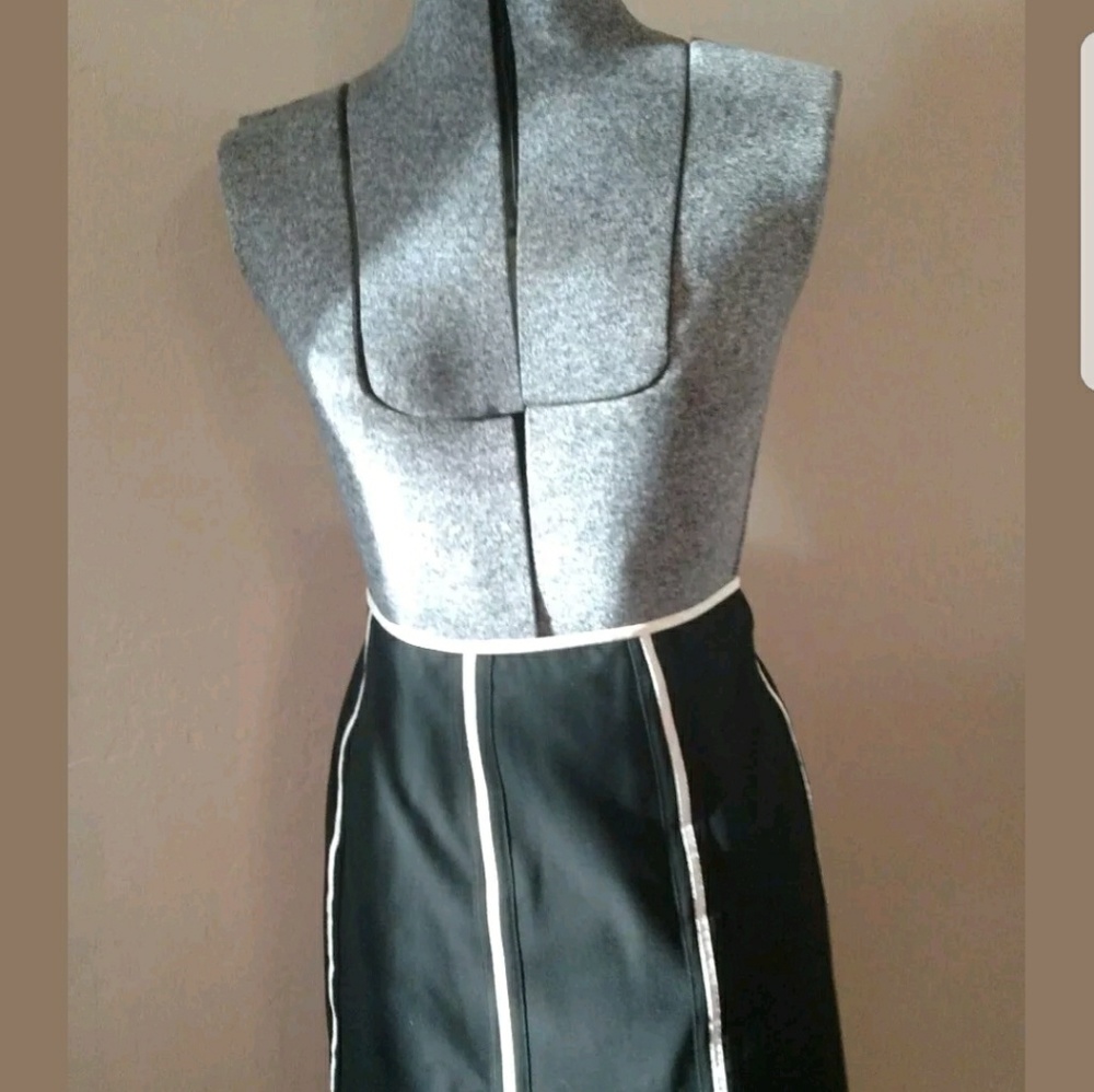 Ann Taylor black skirt with ivory piping